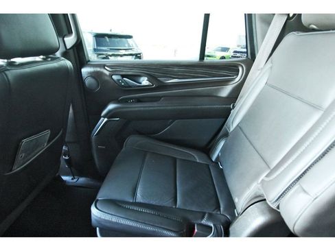 Used 2021 GMC Yukon Denali w/ Denali Premium Package image 12