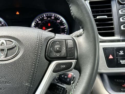 Used 2016 Toyota Highlander Plus AWD/4WD image 9