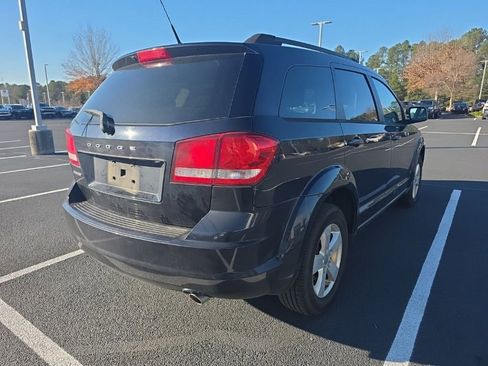 Used 2011 Dodge Journey Mainstreet w/ Sound Group image 9