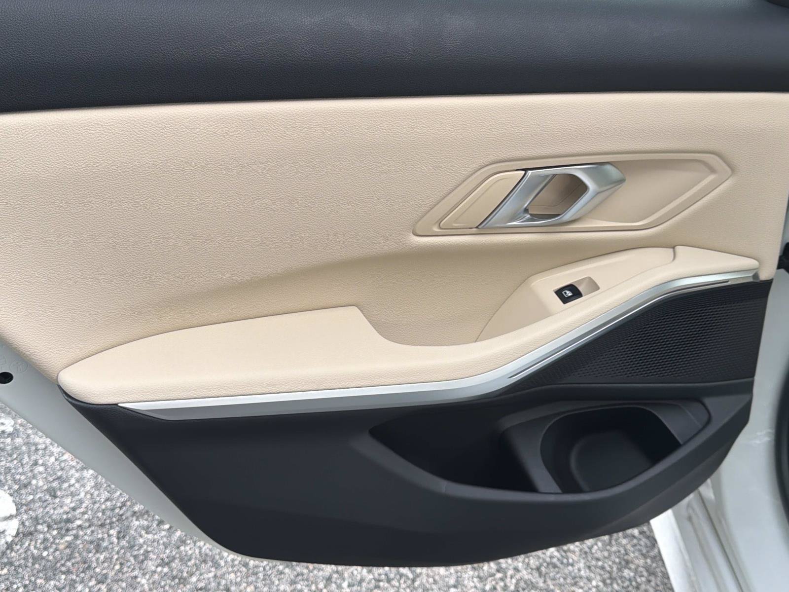 Certified 2026 BMW 330i Sedan w/ Convenience Package RWD image 11