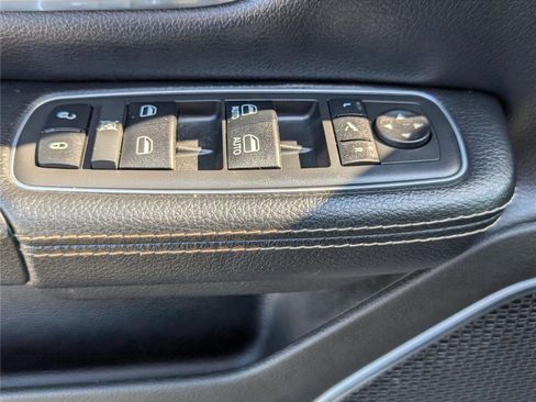 Used 2019 RAM 1500 Laramie image 19