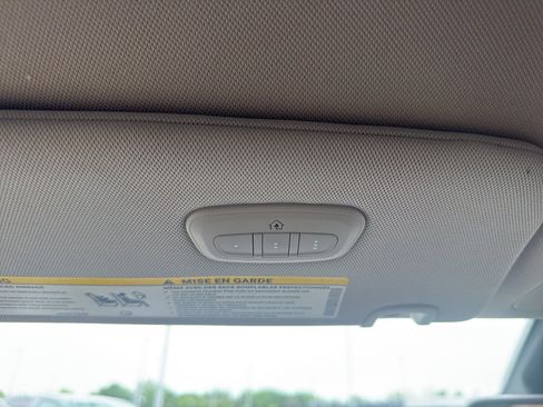Used 2018 Chrysler Pacifica Touring-L FWD image 23