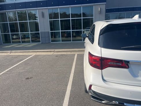 Used 2020 Acura MDX SH-AWD w/ Technology Package image 4