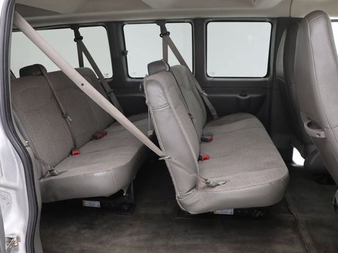 Used 2018 Chevrolet Express 3500 LT w/ LT Preferred Equipment Group image 25