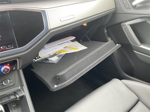 Used 2025 Audi Q3 2.0T Premium w/ Convenience Package image 31