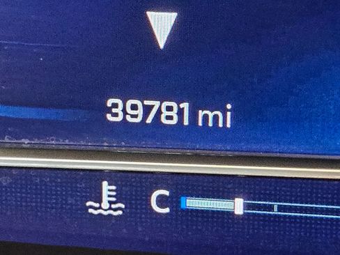 Used 2024 Chevrolet Silverado 2500 LTZ w/ LTZ Convenience Package image 21