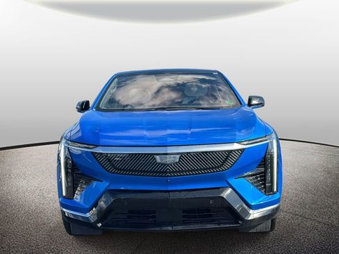 New 2025 Cadillac Optiq Luxury 1 image 6
