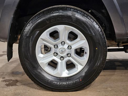 Used 2023 Toyota 4Runner SR5 AWD/4WD image 17