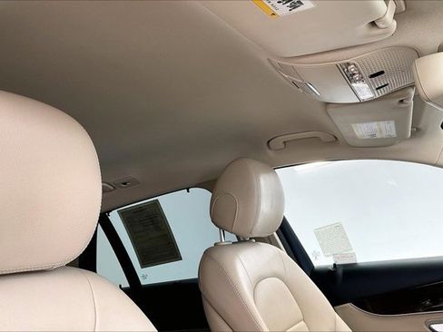Used 2018 Mercedes-Benz GLC 300 4MATIC image 25