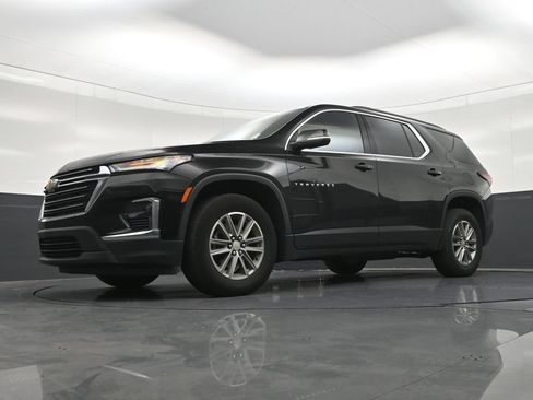 Used 2023 Chevrolet Traverse LT FWD image 24