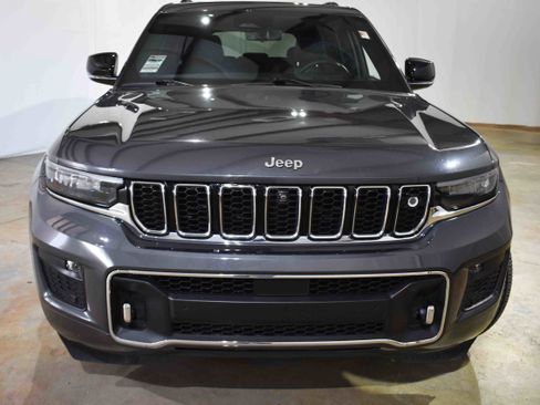 Used 2023 Jeep Grand Cherokee Overland w/ Adv Protech Group III image 4