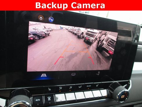 Used 2023 Chevrolet Colorado LT w/ LT Convenience Package III image 16