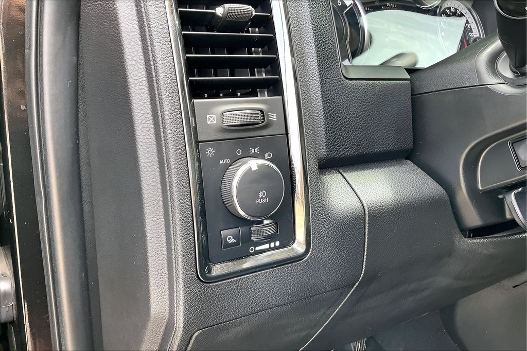 Used 2018 RAM 2500 Lone Star w/ Sport Appearance Group AWD/4WD image 23