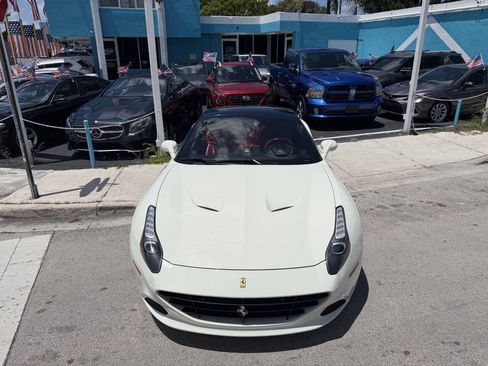 Used 2015 Ferrari California T RWD image 14