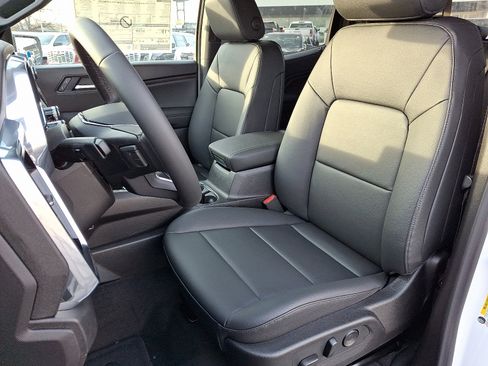 New 2026 GMC Canyon Elevation w/ Convenience Package image 6