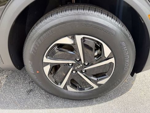 Certified 2023 Kia Sportage LX AWD/4WD image 38
