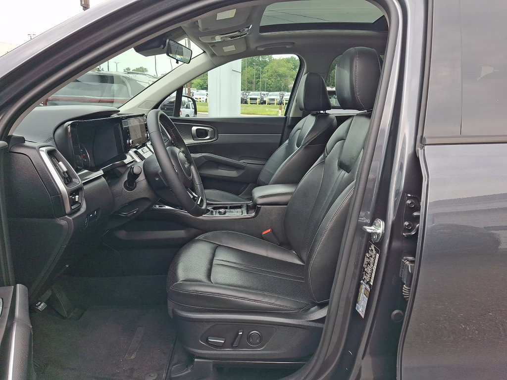Used 2023 Kia Sorento S w/ Panoramic Sunroof Package FWD image 29