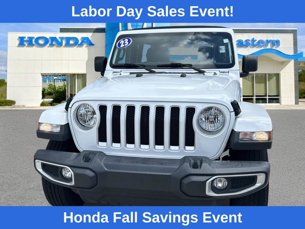 Used 2023 Jeep Wrangler Unlimited Sahara AWD/4WD image 2