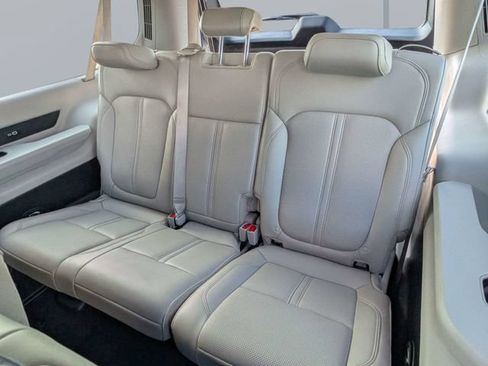 Used 2024 Jeep Wagoneer L Series II w/ Flexible Seating Group AWD/4WD image 13