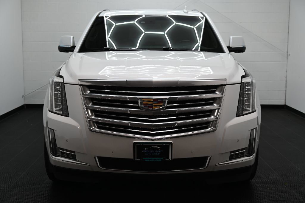 Used 2018 Cadillac Escalade Platinum AWD/4WD image 7