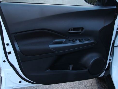 Certified 2025 Nissan Kicks Play S image 13