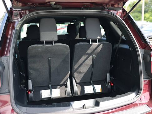 Certified 2018 Ford Explorer XLT AWD/4WD image 15