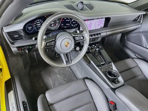 Used 2021 Porsche 911 Carrera RWD image 4