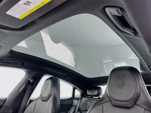 Used 2021 Porsche Taycan 4S image 19