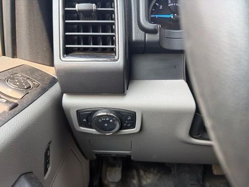 Used 2020 Ford F250 XLT w/ Snow Plow Prep Package AWD/4WD image 16