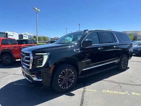 Used 2025 GMC Yukon XL Elevation w/ Elevation Premium Package AWD/4WD image 6