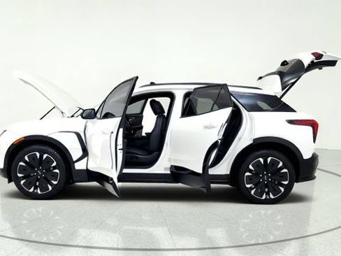 Used 2024 Chevrolet Blazer EV RS RWD image 15