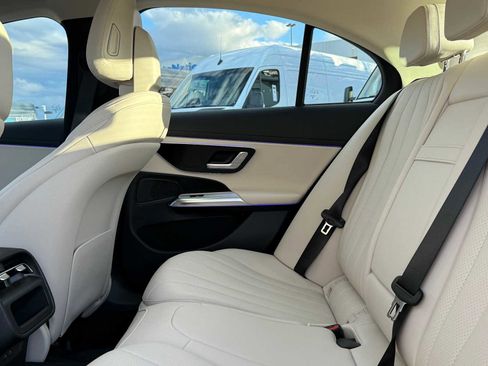 Certified 2025 Mercedes-Benz E 350 4MATIC Sedan image 11