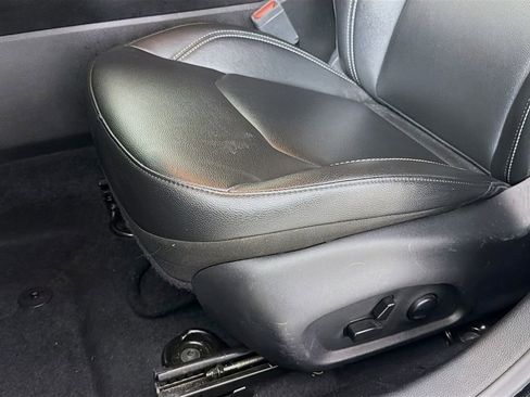 Used 2025 Jeep Compass Limited image 22