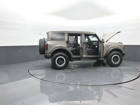 New 2026 Ford Bronco Outer Banks w/ Sasquatch Package AWD/4WD image 42