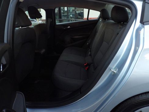 Used 2017 Chevrolet Cruze LS image 9