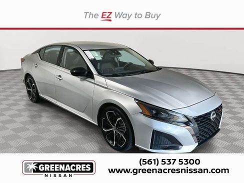 Certified 2024 Nissan Altima 2.5 SR FWD image 1