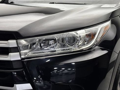 Used 2019 Toyota Highlander XLE w/ Protection Package #3 AWD/4WD image 3