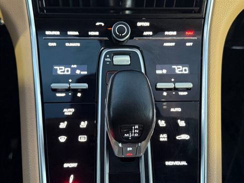Used 2018 Porsche Panamera 4S image 50