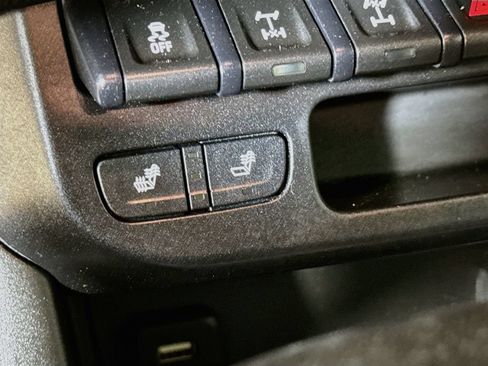 Used 2017 Chevrolet Colorado ZR2 AWD/4WD image 24