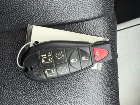 Used 2020 Dodge Grand Caravan SXT FWD image 35