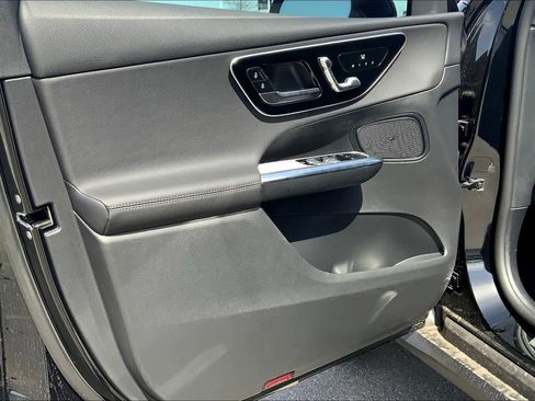 Used 2025 Mercedes-Benz GLC 300 GLC 300 image 14