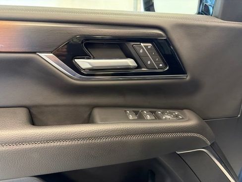 Used 2026 GMC Yukon Denali w/ Sun & Power Step Package AWD/4WD image 37