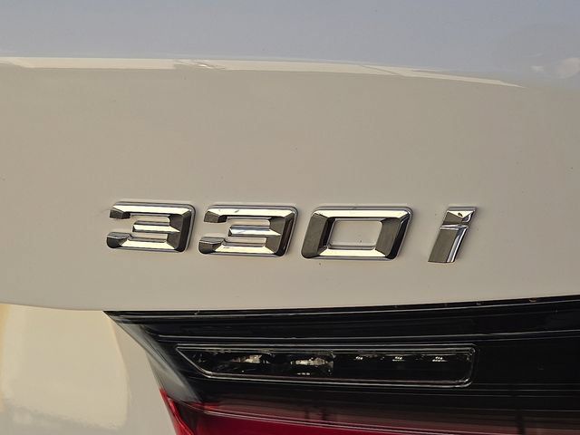 Certified 2026 BMW 330i xDrive Sedan w/ M Sport Package AWD/4WD image 18