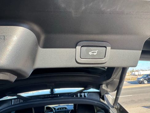 Used 2017 Jaguar F-PACE S image 16