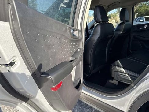 Used 2020 Ford Escape Titanium image 13