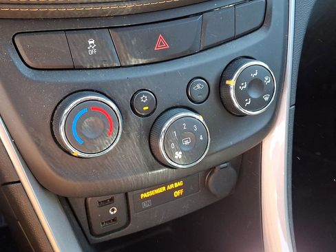 Used 2022 Chevrolet Trax LT w/ Driver Confidence Package image 16