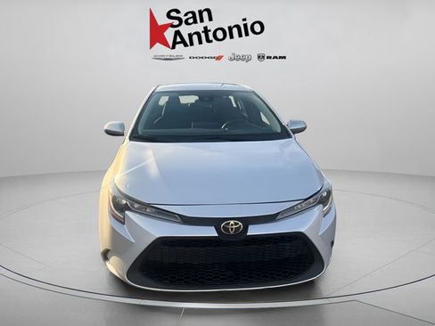 Used 2022 Toyota Corolla LE FWD image 4