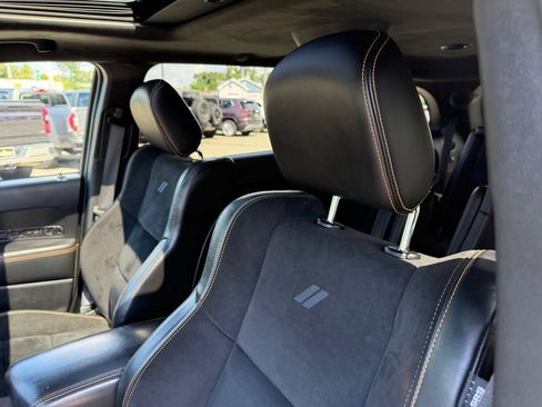 Used 2023 Dodge Durango R/T w/ Hemi Orange Plus Package AWD/4WD image 18
