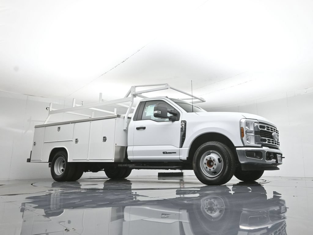 New 2025 Ford F350 XL w/ XL Chrome Package RWD image 3