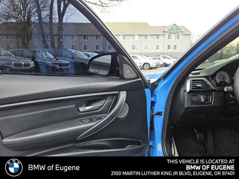 Used 2018 BMW M3 image 44